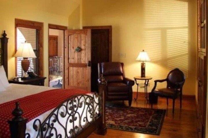 Room 17 of 29