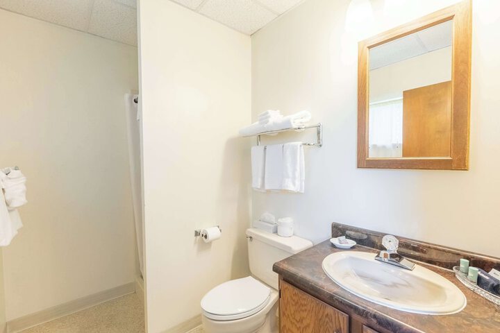 Room 33 of 66