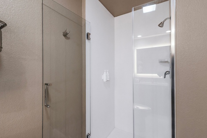 Room 32 of 55