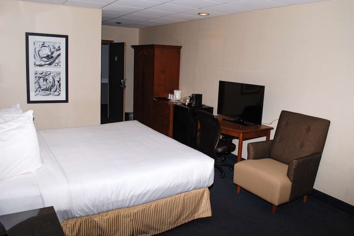 Room 11 of 34