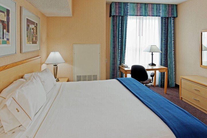 Room 44 of 65