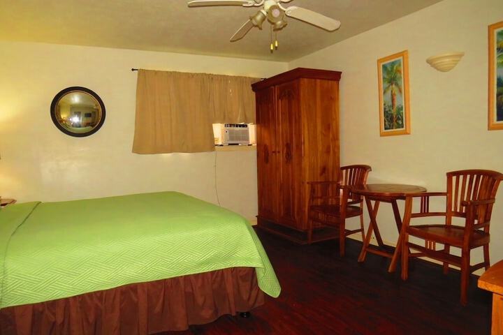 Room 182 of 218