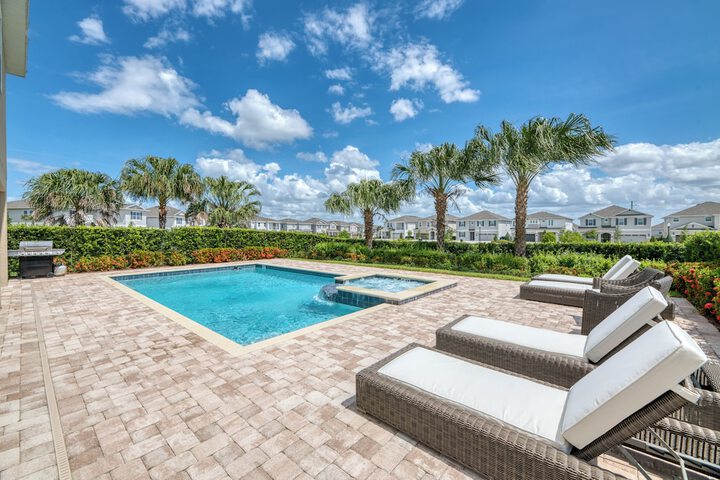 Encore Resort and Water Park at Reunion by Rentyl