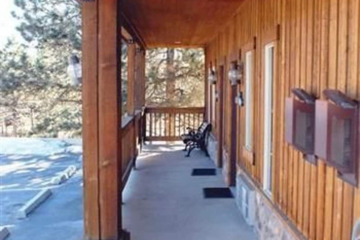 Eagle Fire Lodge & Cabins