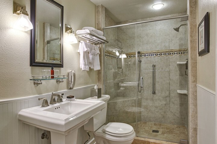Room 25 of 125