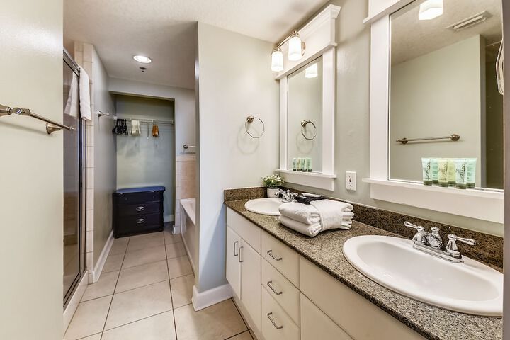 Room 142 of 308
