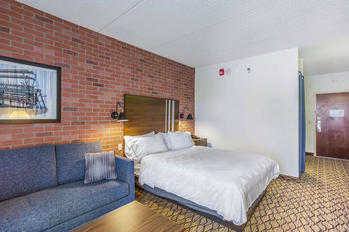 Burrstone Inn an Ascend Collection Hotel