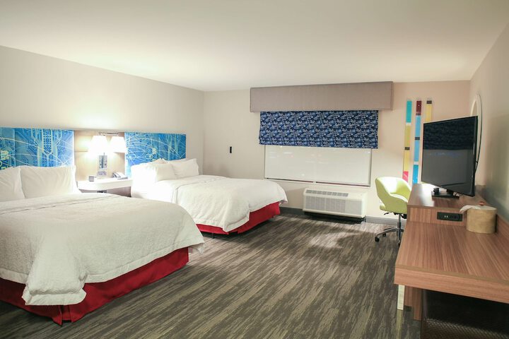 Hampton Inn & Suites Mount Laurel / Moorestown