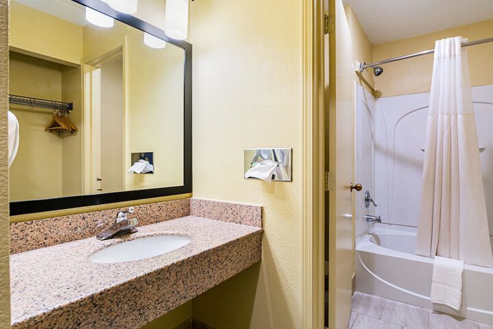 Quality Inn & Suites Greensburg I-74
