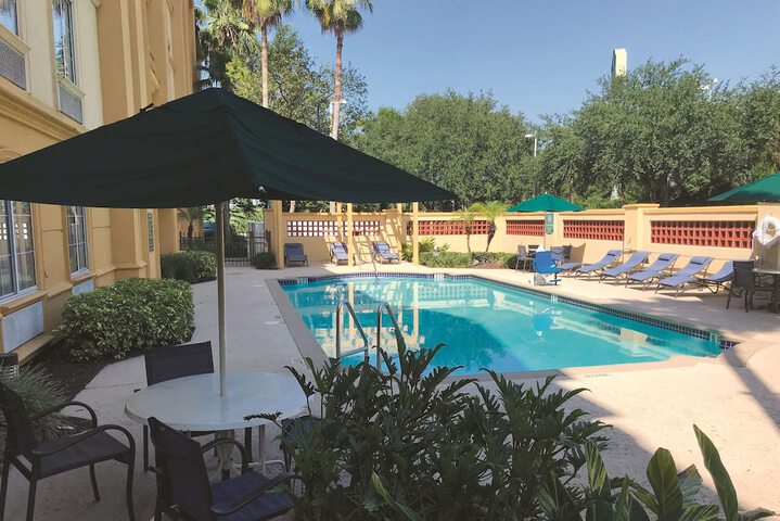 Pool 6 of 32