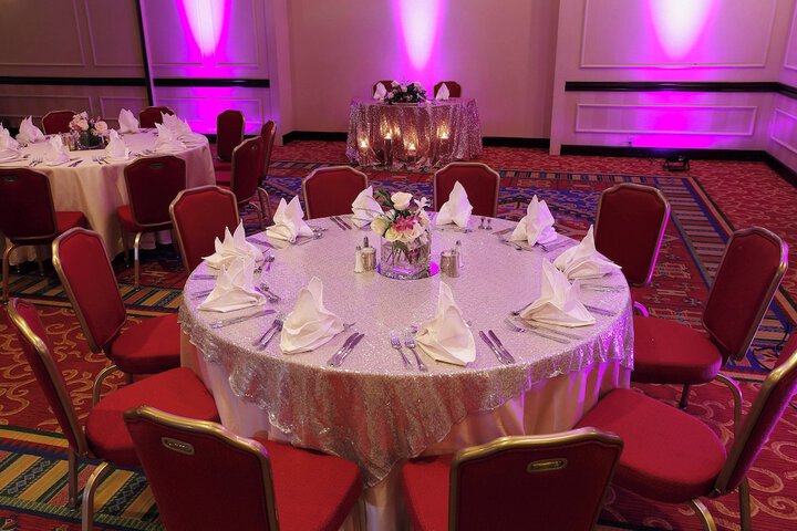 Ballroom/Hall 30 of 34
