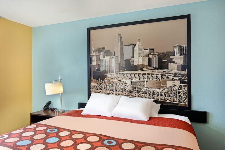 Room 17 of 27