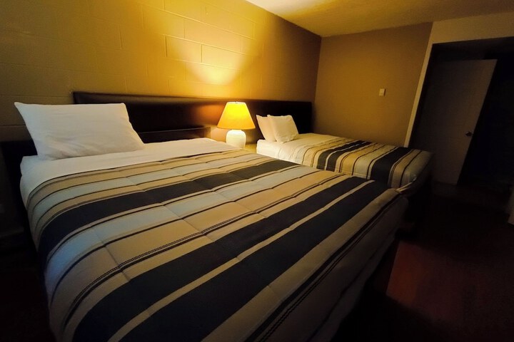 Caravan Motel