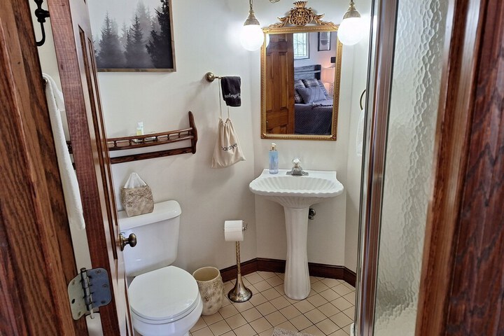 Room 42 of 60
