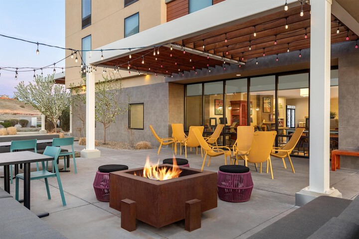 Home2 Suites by Hilton Farmington / Bloomfield