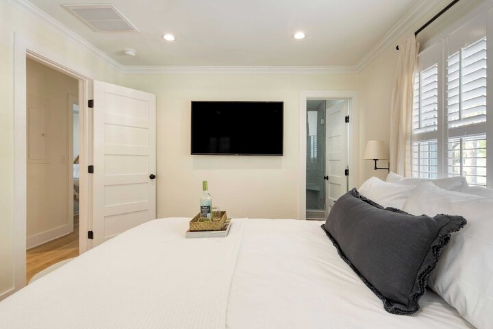 Sawyer by Avantstay Stunning Isle of Palms Home w / Pool!