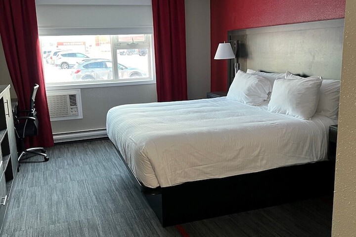 Room 6 of 15