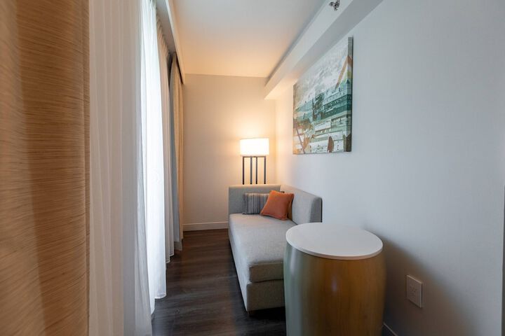 Room 25 of 29