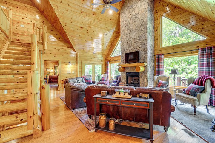 Hike Fish & Golf: Burnsville Retreat w / Deck!