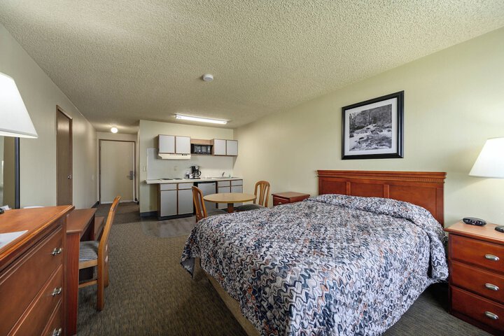 Room 108 of 128