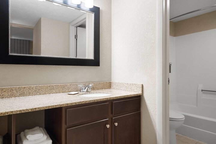 Eastland Suites Hotel & Conference Center Trademark by Wyndham