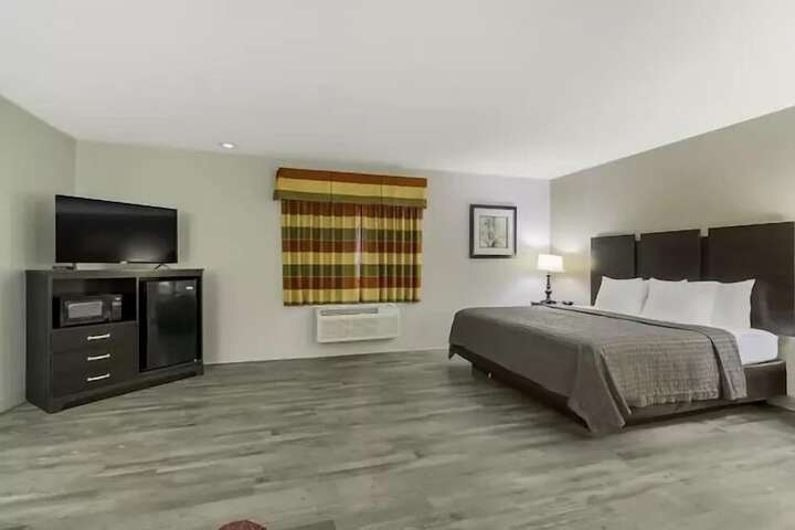 Econo Lodge Inn & Suites Yankton