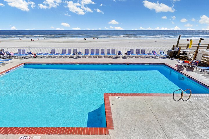 Pool 11 of 44