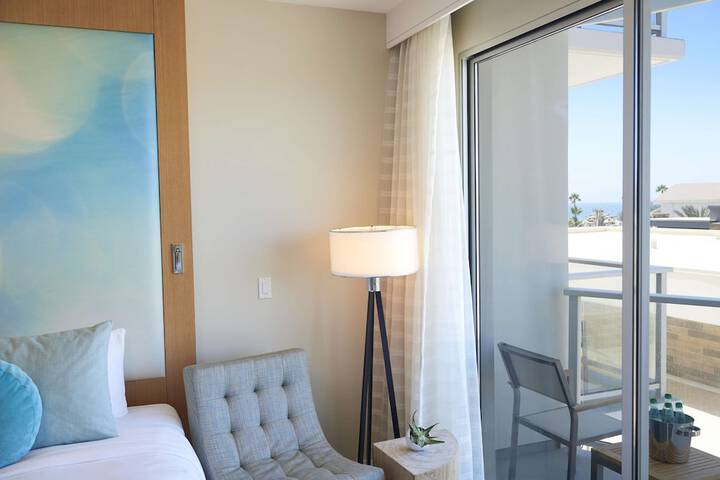 Room 21 of 80