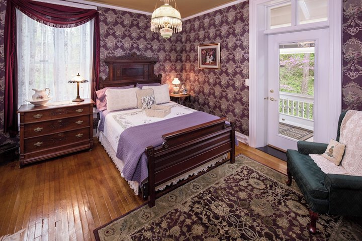 Room 10 of 24