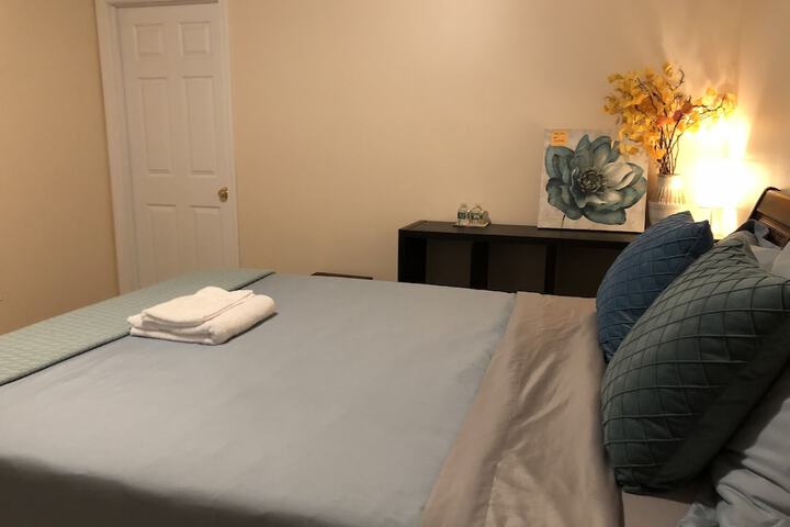 Rooms in Family House in Salem Boston