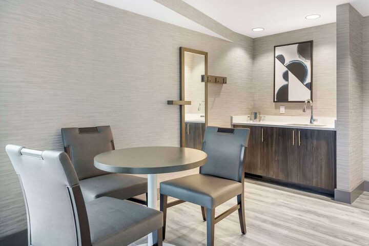 Cambria Hotel Niagara Falls