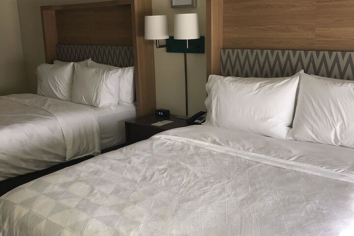 Holiday Inn Hotels and Suites Mount Pleasant by IHG