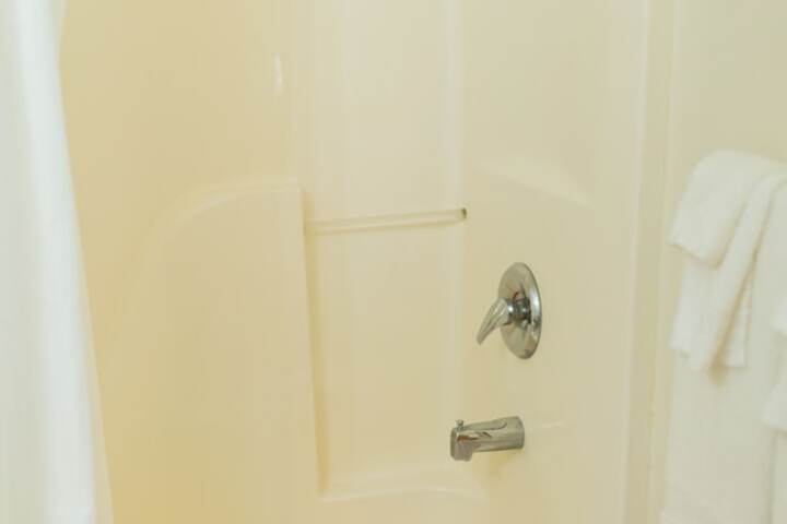 Room 32 of 42