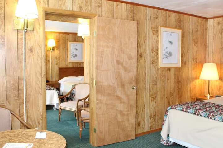 Room 4 of 35