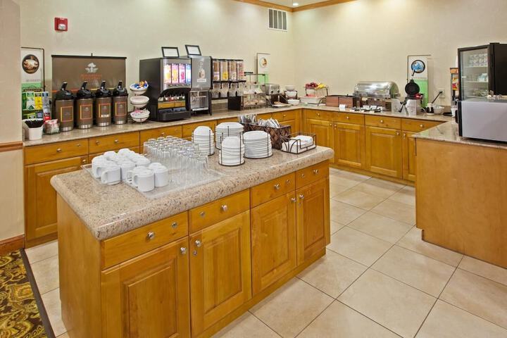 Country Inn & Suites by Radisson Columbus West, OH