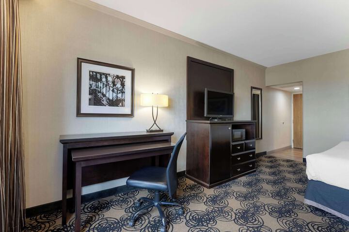 Room 16 of 30