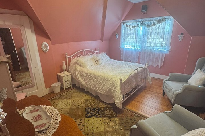 Room 19 of 38