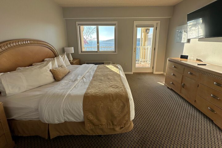Room 14 of 42