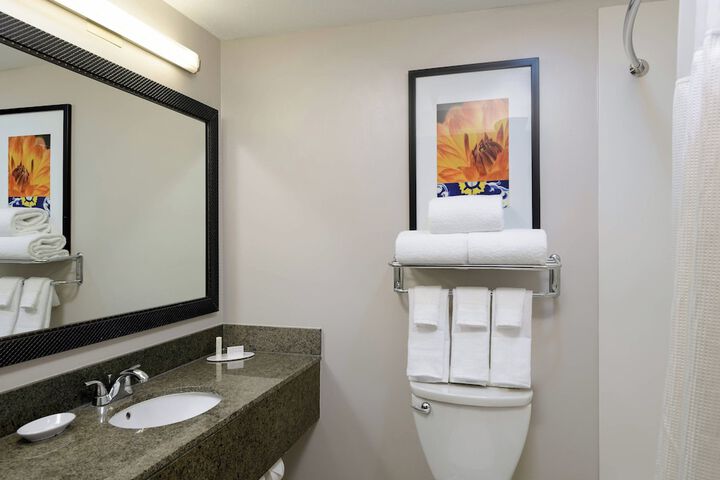 Room 18 of 33