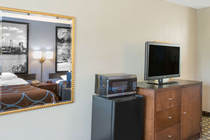 Room 11 of 15