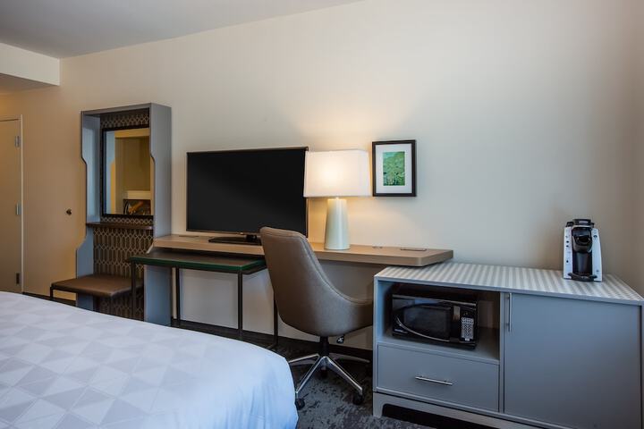 Holiday Inn Gulfport Airport by IHG