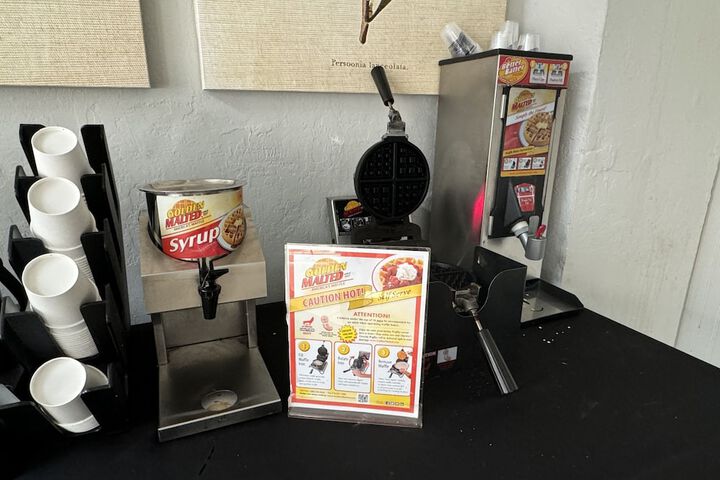 Breakfast/Coffee Service 39 of 41