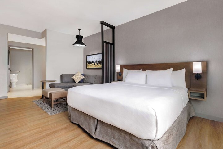 Room 40 of 68