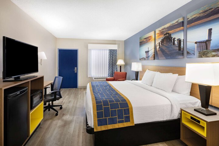 Room 36 of 41