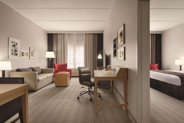 Room 10 of 18