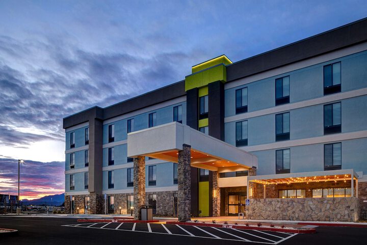 Hotel 1 of 53