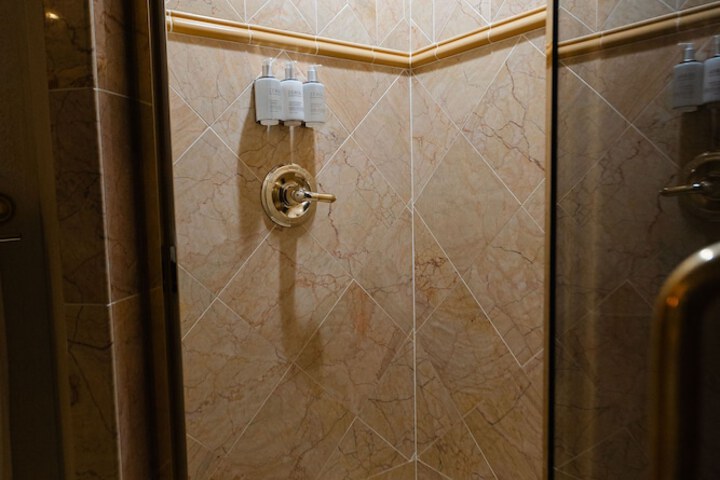 Room 60 of 80