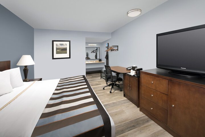 Room 12 of 16
