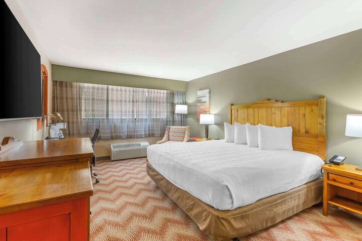 Room 13 of 34