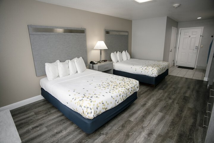 Room 17 of 39
